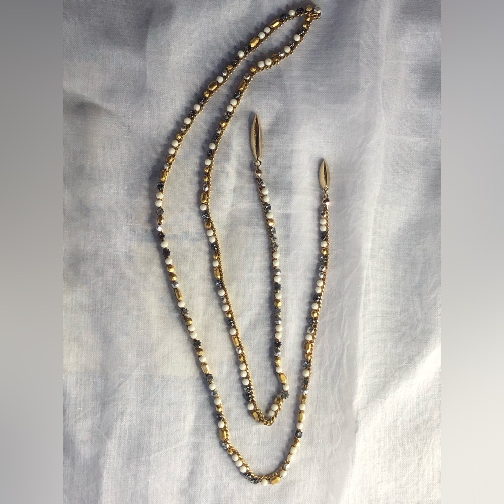 VINTAGE Gold and White Beaded Women's Necklace - Elegant Layering Strand